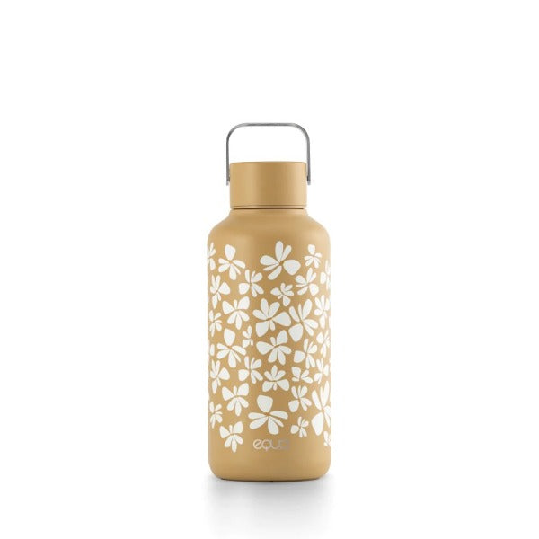 Ultraleichte 600ml Trinkflasche aus hochwertigem Edelstahl - kompakt und leicht. Uni minimalistisch in der farbe beige mit weissen Blümchen.