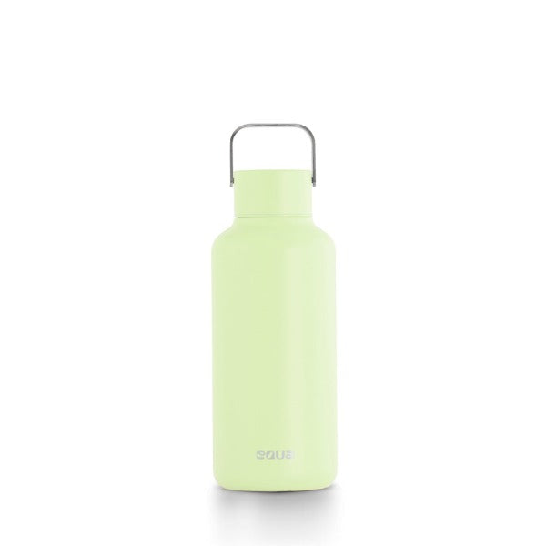 Ultraleichte 600ml Trinkflasche aus hochwertigem Edelstahl - kompakt und leicht. Uni minimalistisch in der cool matcha.