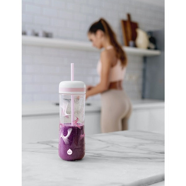 Trinkflasche mit praktischer Wide Mouth Öffnung und normaler Trinköffnung. Praktischer Tragegriff oben.