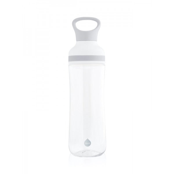 Transparente sportliche Trinkflasche mit weissem Deckel. Hochwertiger Kunststoff BPA frei Eastman Tritan bruchsicher. Auslaufsicher. Mit Tragegriff oben. Leicht und vielseitig einsetzbar. Hergestellt in Österreich.