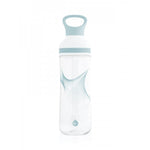 Transparente sportliche Trinkflasche mit pastell grün Grafik print. Hochwertiger Kunststoff BPA frei Eastman Tritan bruchsicher. Auslaufsicher. Mit Tragegriff oben. Leicht und vielseitig einsetzbar. Hergestellt in Österreich.