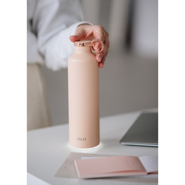 EQUA Smart Bottle Pink Blush mit hydration tracker.