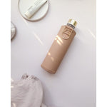 Trinkflasche Sienna mit Schutzhülle in beige ocker mit gold. zeitos und stilvoll. gut zum kombinieren.