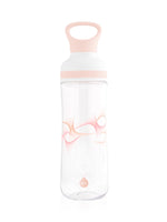 Transparente sportliche Trinkflasche mit pastellorangenem Grafik print. Hochwertiger Kunststoff BPA frei Eastman Tritan bruchsicher. Auslaufsicher. Mit Tragegriff oben. Leicht und vielseitig einsetzbar. Hergestellt in Österreich.