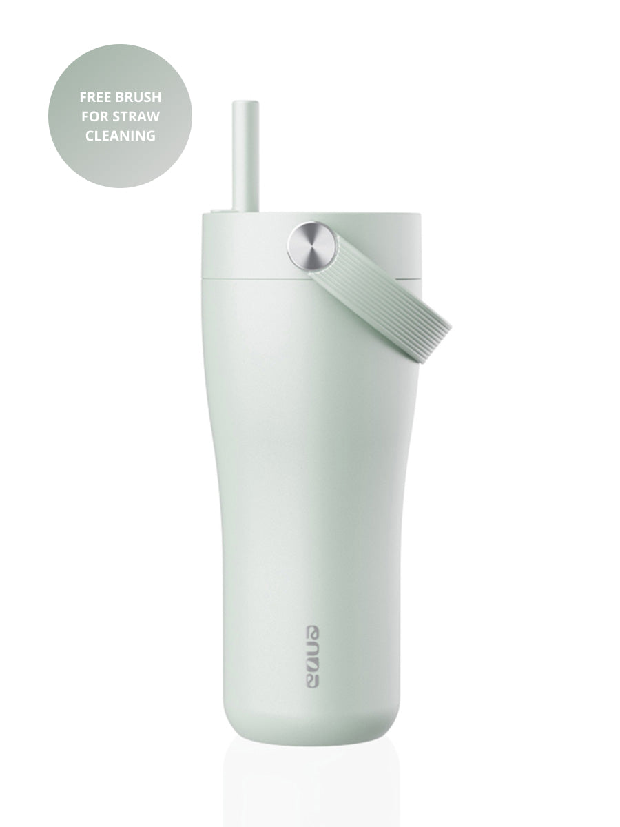 Isolierte Edelstahl-Trinkflasche 600 ml – hält Getränke 15 Std. kalt und 8 Std. warm. 100% auslaufsicher, BPA-frei, mit klappbarem Trinkhalm. Jetzt entdecken!