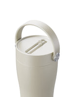 Isolierte Edelstahl-Trinkflasche 600 ml – hält Getränke 15 Std. kalt und 8 Std. warm. 100% auslaufsicher, BPA-frei, mit klappbarem Trinkhalm. Jetzt entdecken!