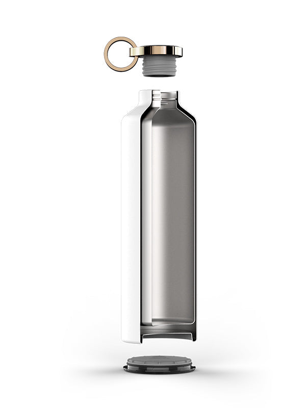 Querschnitt der Trinkflasche - zeigt die double wall Isolation und den Smart Tracker.