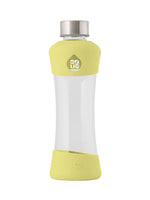 EQUA Active Lemon Trinkflasche 550 ml mit Silikonschutz unten (pastellgelb) und oben (pastellgelb).