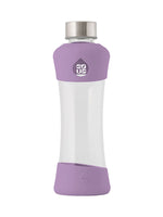 EQUA Active Plum Trinkflasche 550 ml mit Silikonschutz unten (pastell violett) und oben (pastell violett).