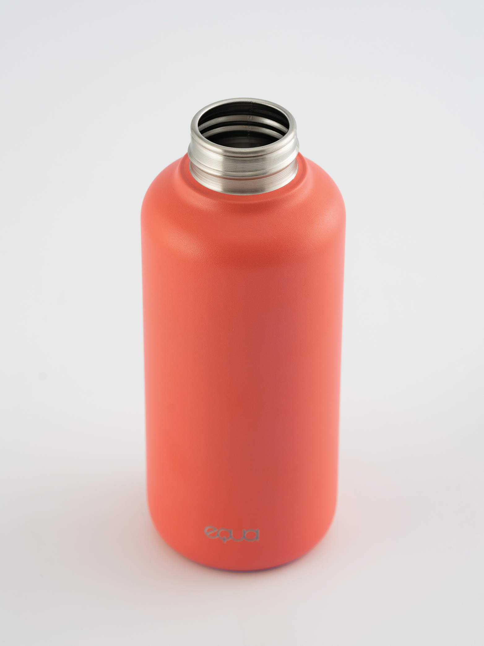 Die 600ml Trinkflasche aus Edelstahl ist stilvoll und funktional - in zahlreichen Farben erhältlich.