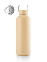Thermos Trinkflasche aus hochwertigem doppelt vakuum isoliertem Edelstahl. Hält Getränke bis zu 24 Stunden kalt oder 12 Stunden heiss. Uni minimalistisch in der farbe beige. 