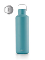 Thermos Trinkflasche aus hochwertigem doppelt vakuum isoliertem Edelstahl. Hält Getränke bis zu 24 Stunden kalt oder 12 Stunden heiss. Uni minimalistisch in der farbe türkis.