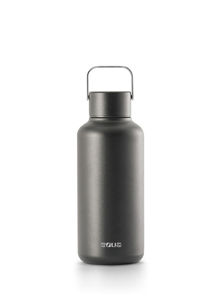 Ultraleichte 600ml Trinkflasche aus hochwertigem Edelstahl - kompakt und leicht. Uni minimalistisch in der farbe dark grey (dunkles anthrazit).