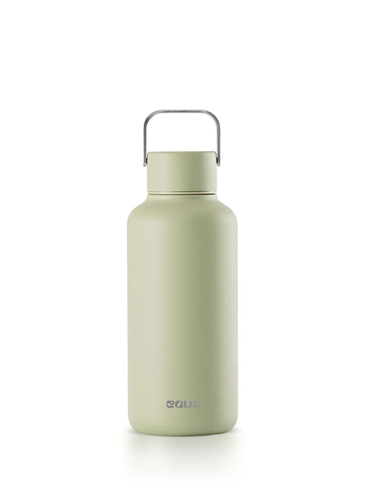 Ultraleichte 600ml Trinkflasche aus hochwertigem Edelstahl - kompakt und leicht. Uni minimalistisch in der farbe matcha (pastellgrün). #600