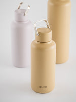 Die leichte kompakte Trinkflasche aus Edelstahl ist stilvoll und funktional - in zahlreichen Farben erhältlich (600ml und 1000ml)