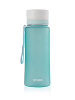EQUA Trinkflasche aus BPA freiem hochwertigem Eastman Tritan Kunststoff - fasst 600ml - ohne Aufdruck - Deckel und Tragebändel - im ozeanfarbenen Türkisblau.