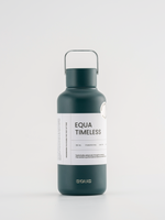 Leichte kompakte Trinkflasche die einfach zum Tragen ist dank Edelstahl Tragelasche am Deckel.