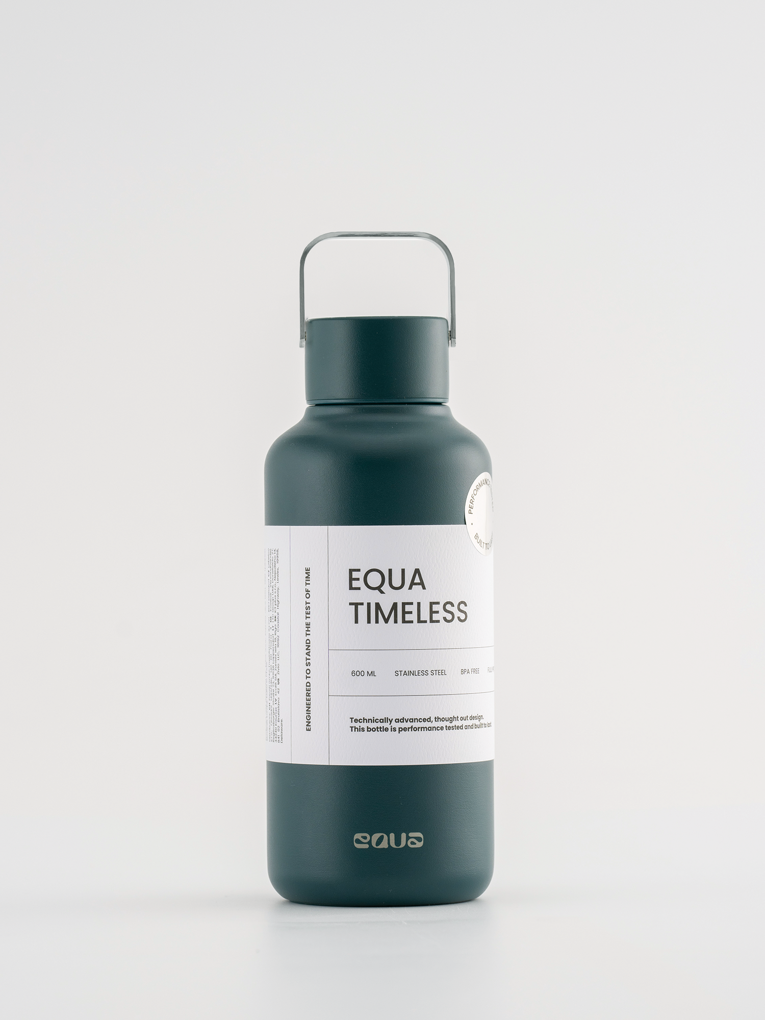 Leichte kompakte Trinkflasche die einfach zum Tragen ist dank Edelstahl Tragelasche am Deckel.