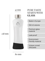 Purer Geschmack beginnt mit glas. Trinkflasche aus hochwertigem Borosilikatglas, hergestellt in der EU. Fasst 550ml. Auslaufsicher. Langlebige und nachhaltige Materialien. Einzigartige ergonomische Form der Trinkflasche.