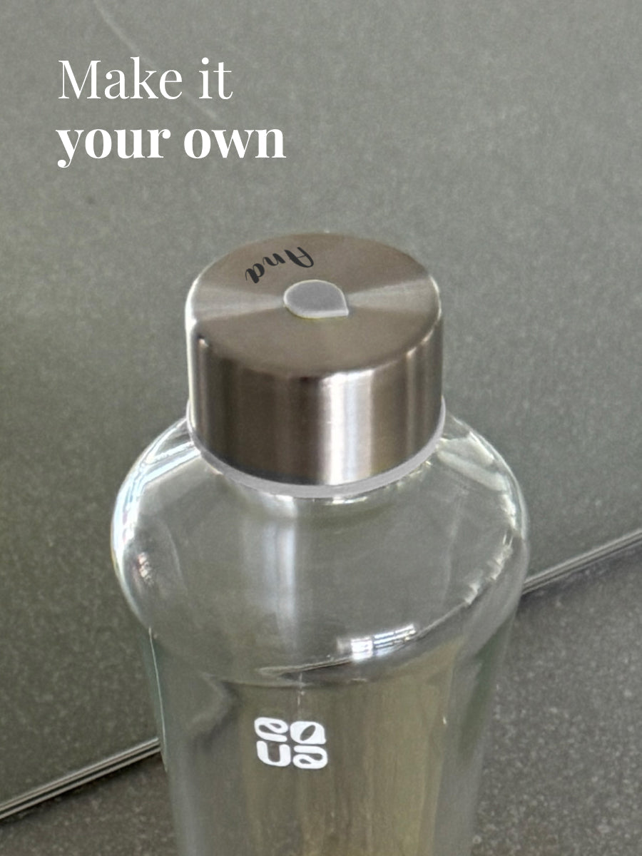 Diese EQUA Trinkflasche kann personalisiert werden mittels individueller Gravur auf dem Deckel. Zum Beispiel Namensgravur oder Deine Message. 