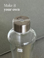 Individualisieren Sie diese zeitlose Trinkflasche bereits ab einem Stück mit Ihrer Lasergravur. Zum Beispiel Namensgravur oder einen anderen Text. Schriftart nach Ihrer Wahl.