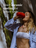 Der on the go coffee cup kommt mit einer Keramik Innenbeschichtung für bessere Geschmacksneutralität,