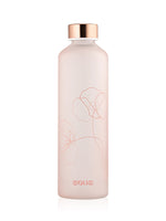 EQUA minimalistische Bloom Trinkflasche 750 ml - zartes rosa mit Blumenmuster
