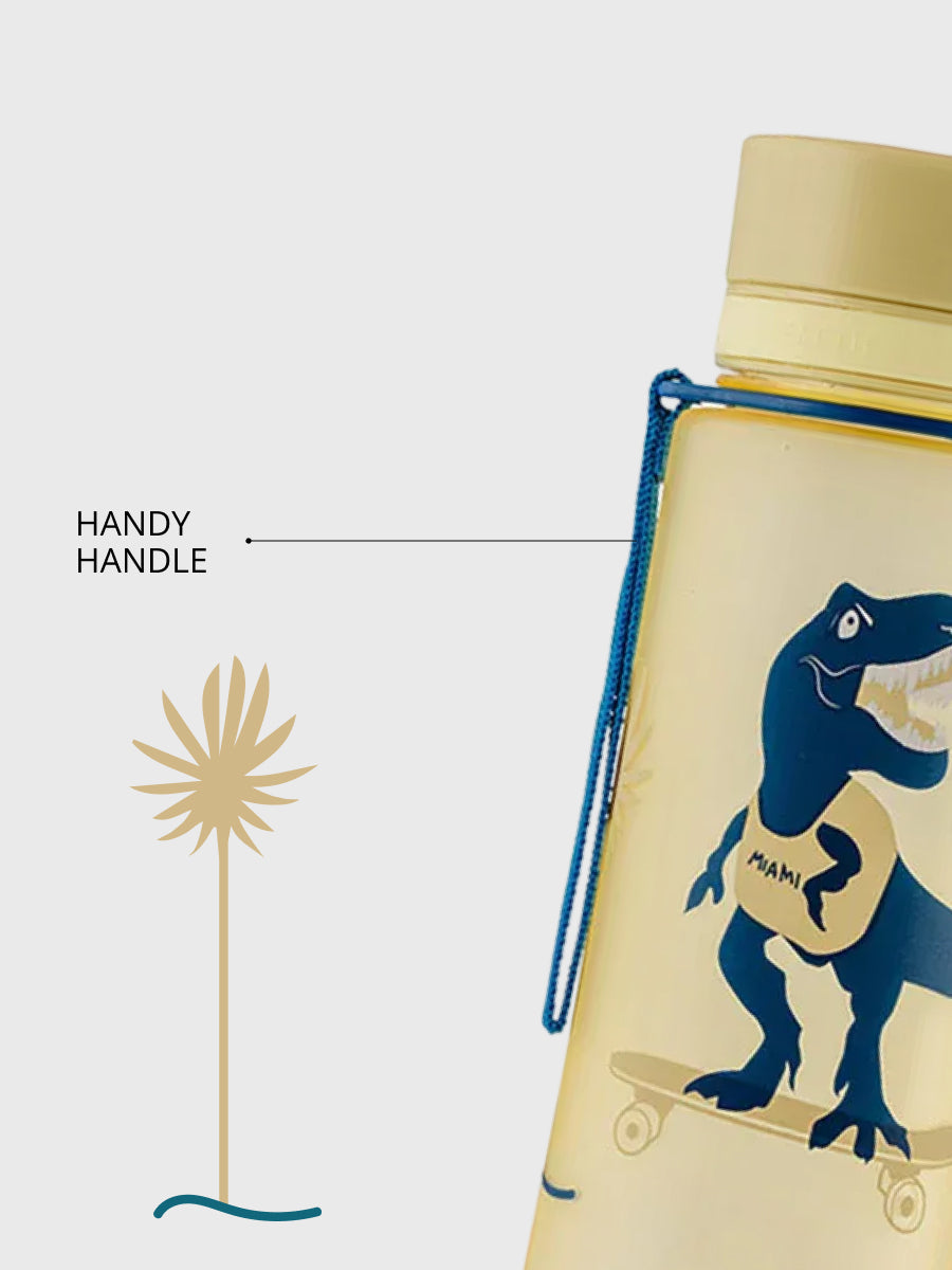 BPA freie Plastiktrinkflasche aus hochwertigem Eastman Tritan - mit praktischem Tragehenkel - Trageband. Mit Trinköffnung und Wide Mouth Öffnung. Einfach zum Aufmachen und Zumachen.