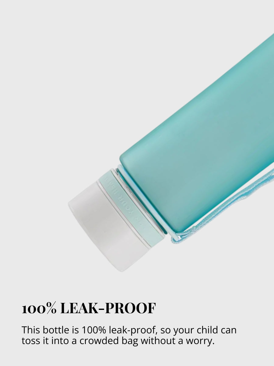 Diese Trink-Flasche ist 100% auslaufsicher und kann sorgenfrei in die Tasche oder den Rucksack gelegt werden. Einfach zum Öffnen und Schliessen des Deckels. Einfach zum Reinigen da keine Kleinteile - hygienisch.