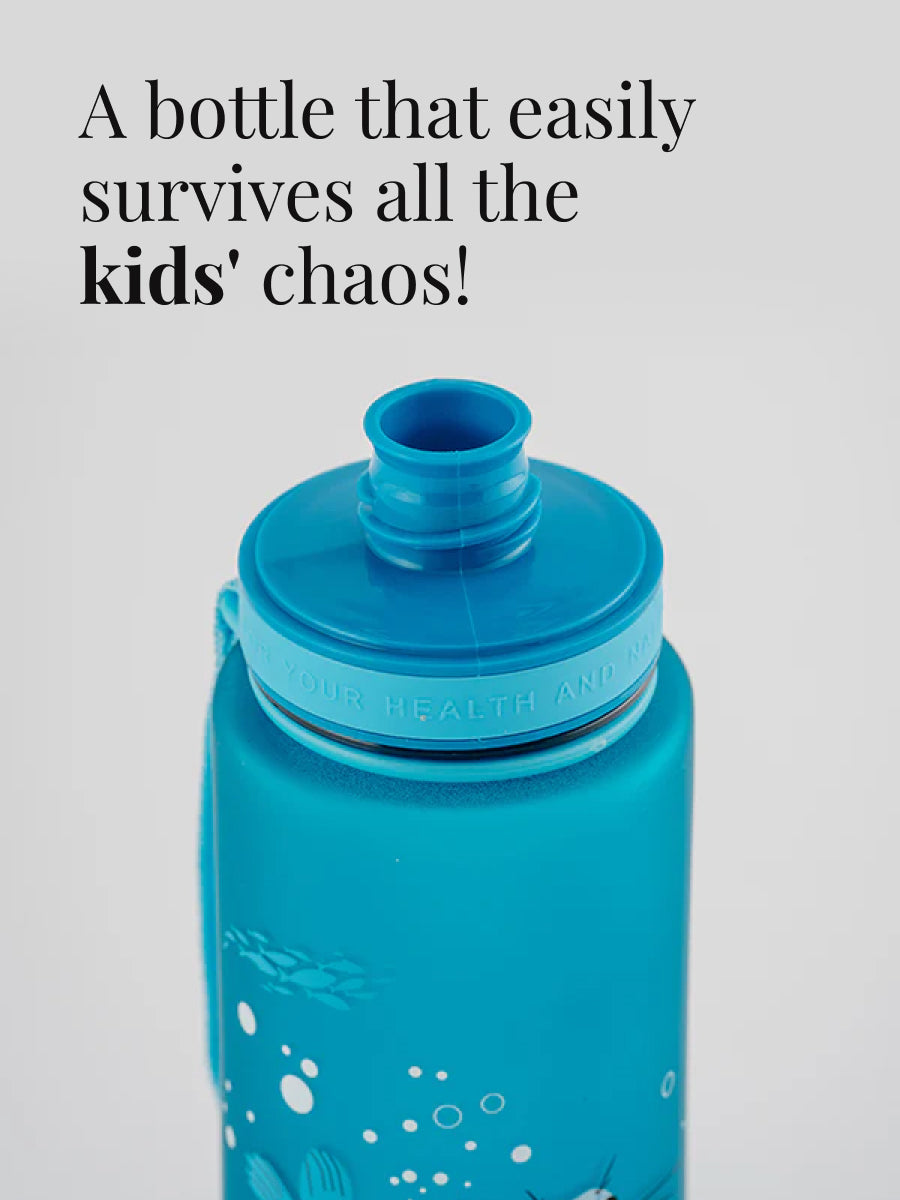 Eine Trinkflasche die auch Kinder Chaos überlebt: leicht, praktisch und bruchsicher. Einfach in der Handhabung für Kinder und einfach zum Reinigen - keine Kleinteile.