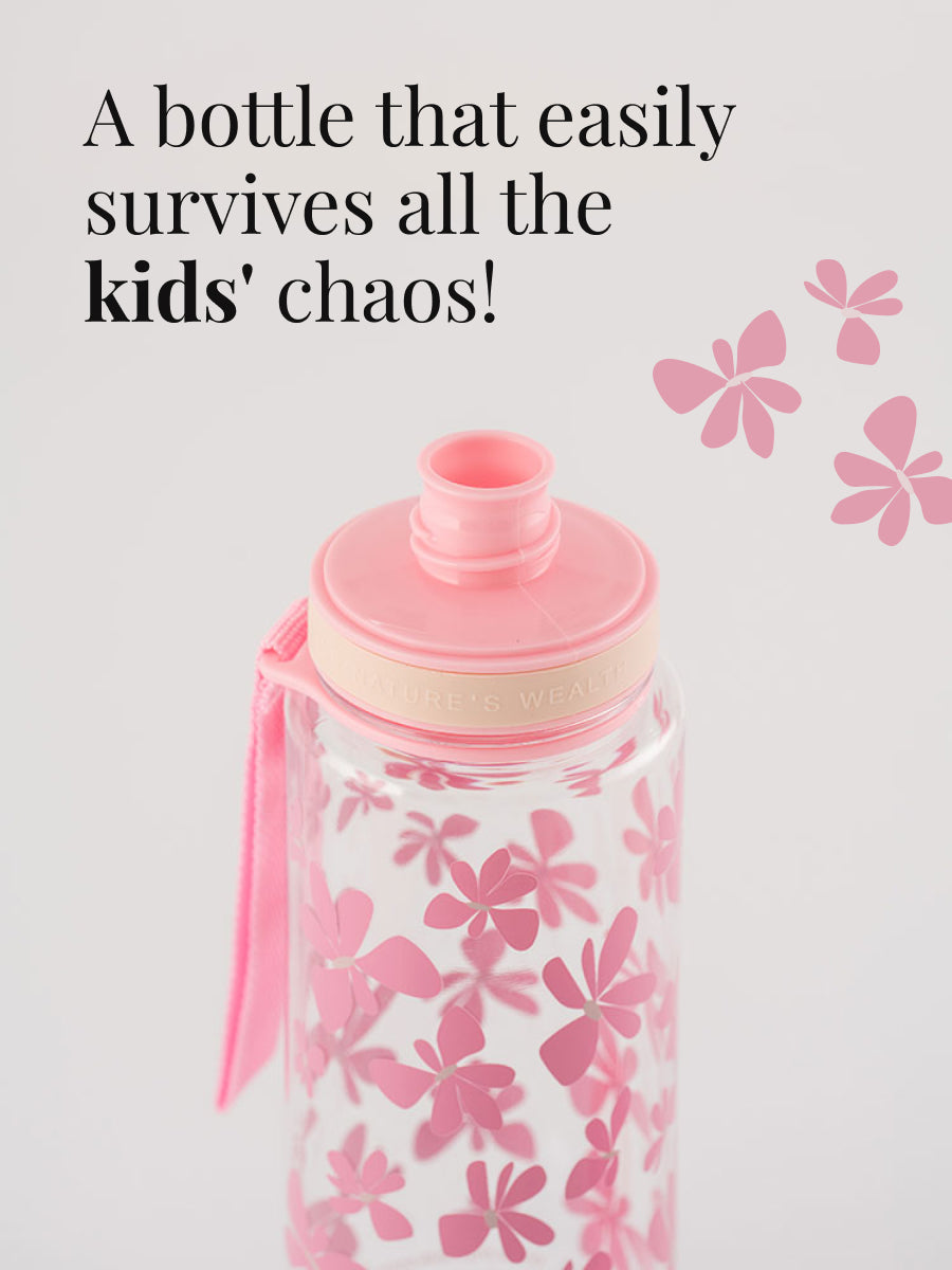 Eine Trinkflasche die auch Kinder Chaos überlebt: leicht, praktisch und bruchsicher. Einfach in der Handhabung für Kinder und einfach zum Reinigen - keine Kleinteile.