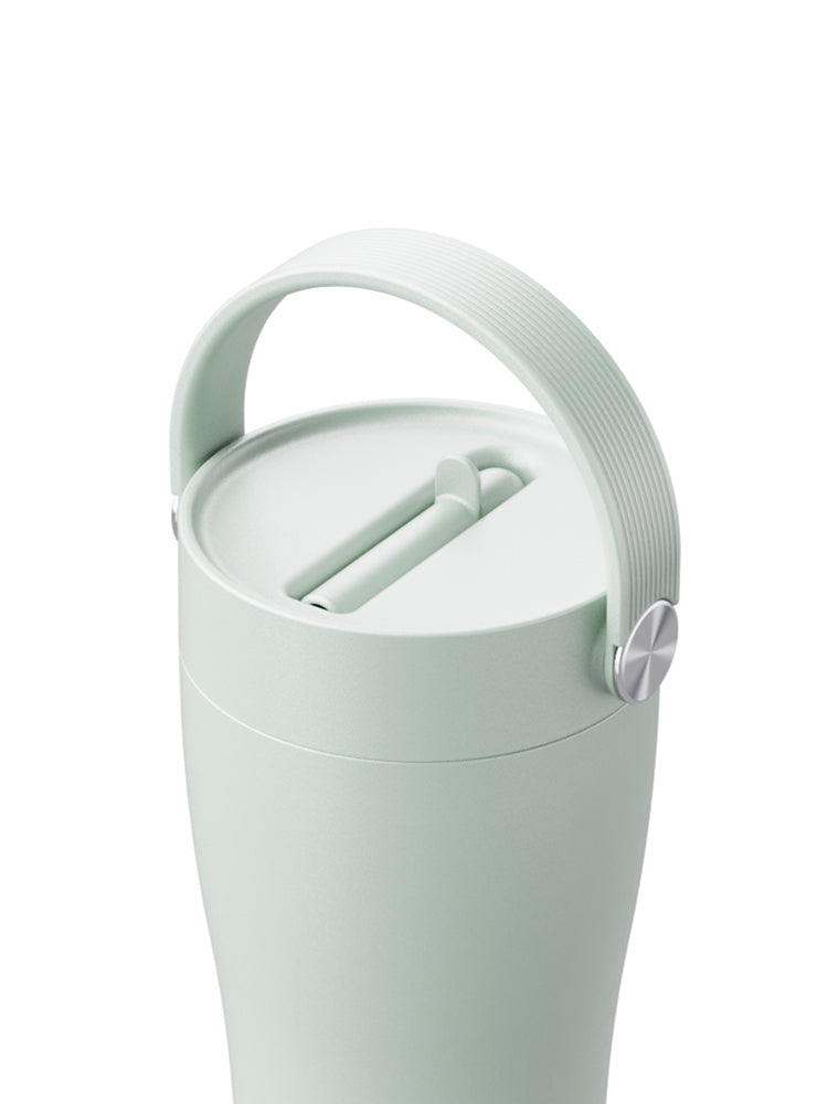 Isolierte Edelstahl-Trinkflasche 600 ml – hält Getränke 15 Std. kalt und 8 Std. warm. 100% auslaufsicher, BPA-frei, mit klappbarem Trinkhalm. Jetzt entdecken!