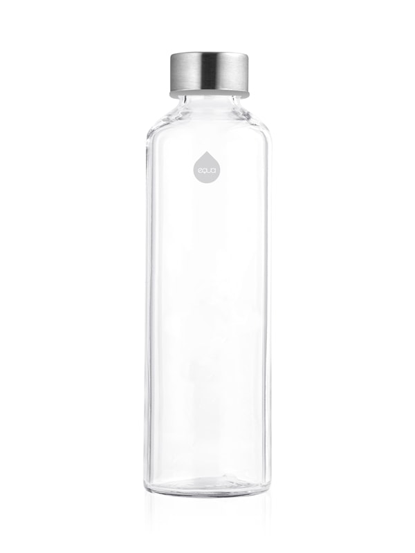 Glastrinkflasche in weisser weicher Hülle - cool auch für Frauen die es minimalistisch mögen und trotzdem etwas glamour. 