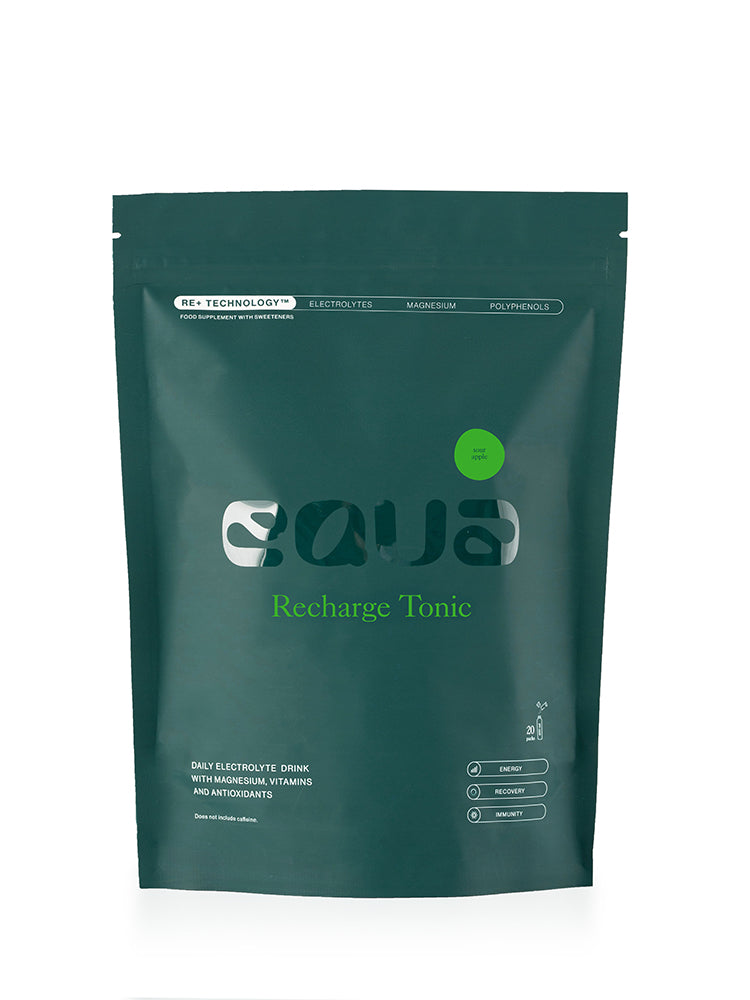 EQUA Recharge Tonic Sour Apple Produktverpackung und Portionsbeutel für zuckerfreies Elektrolyt-Pulver