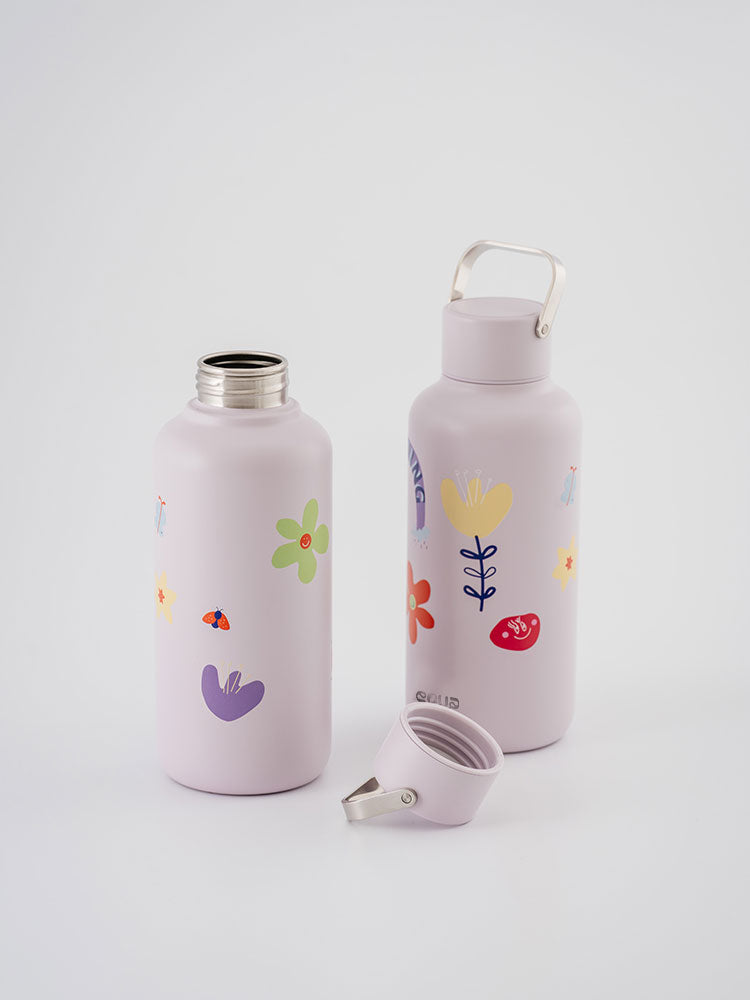 Kinder Trinkflasche mit bunten Blumen - Flower Power pur.