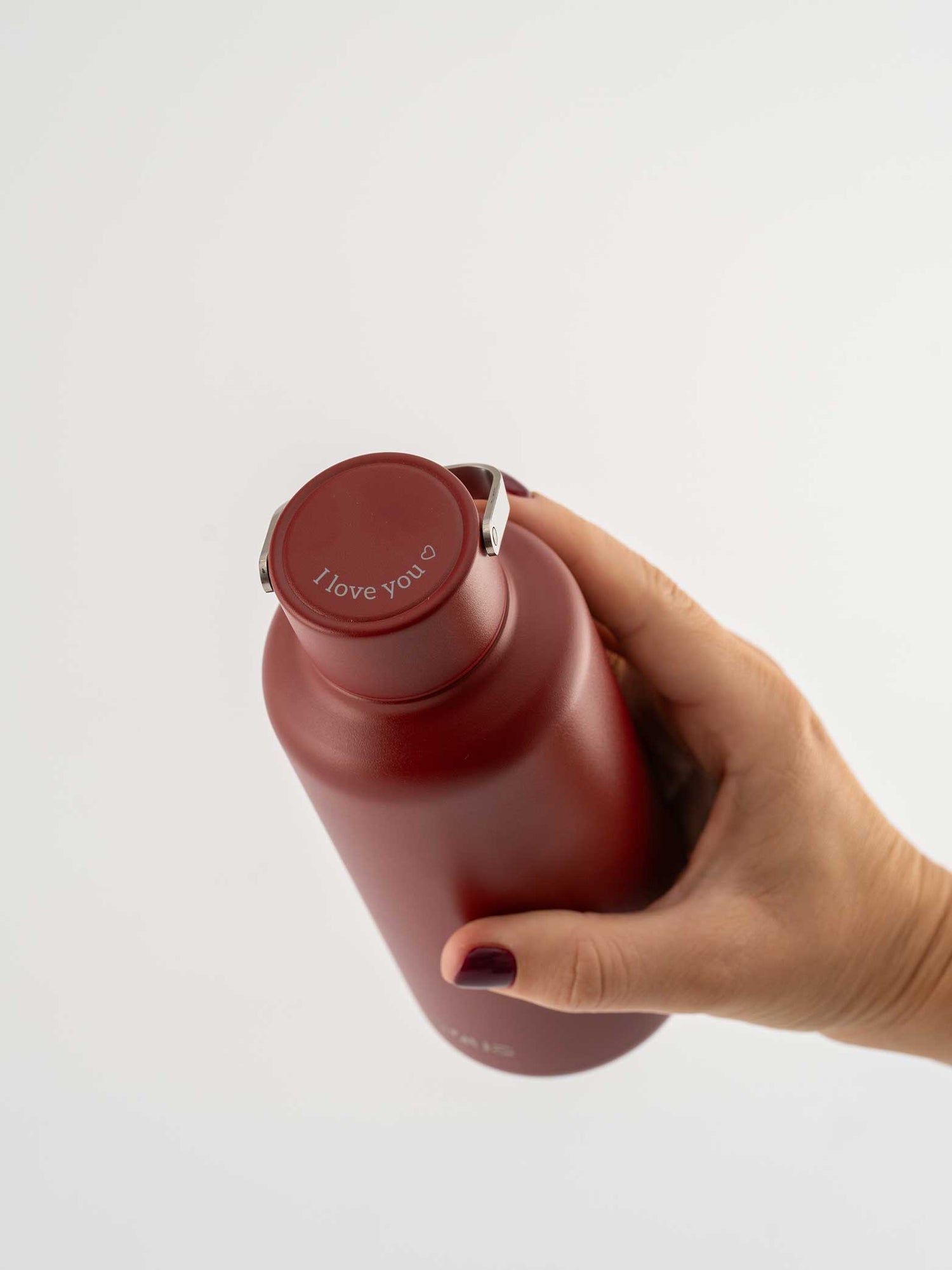Personalisiere Deine Timeless Trinkflasche mit einer individuellen Gravur auf dem Deckel. Jetzt online personalisieren.